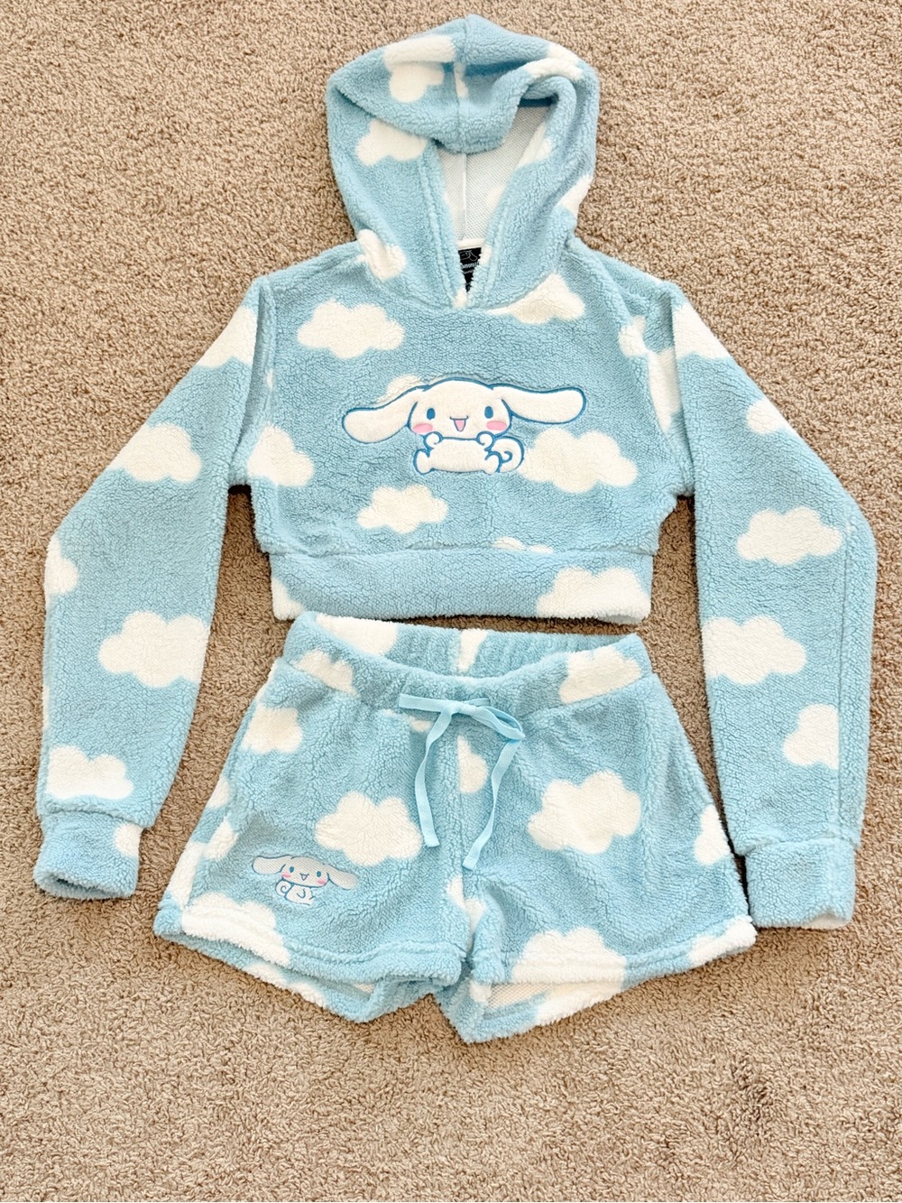 Hot Topic Cinnamoroll Cloud Fuzzy Girls Lounge Set 🩵☁️✨